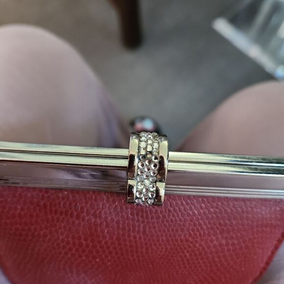 Chic Burgundy Mini Bag with Beaded Chain - Picture 7 of 7